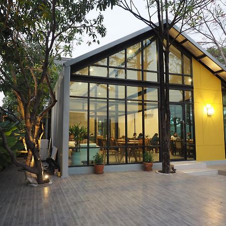 Warila Hotel Самутпракан Экстерьер фото