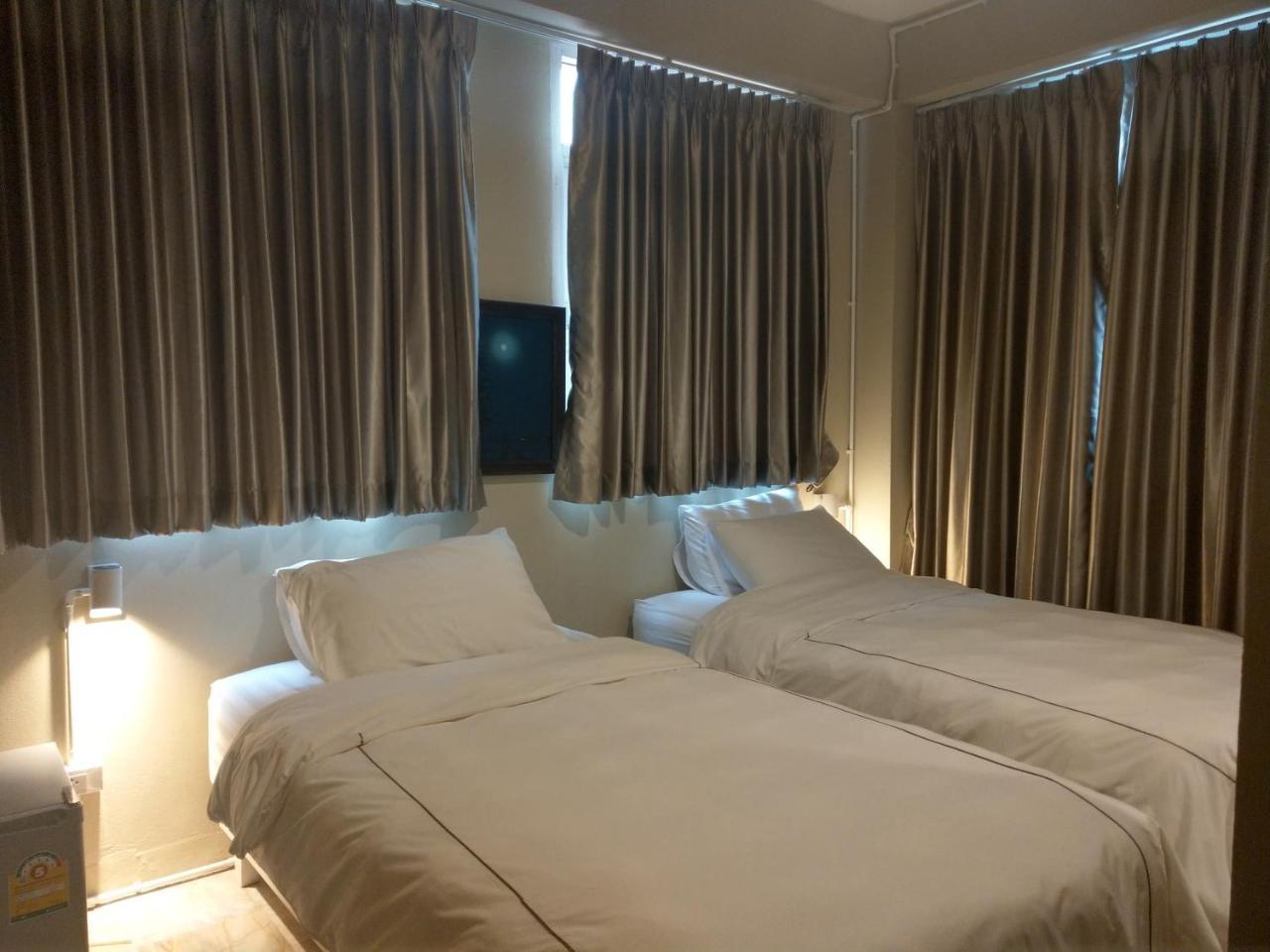 Warila Hotel Самутпракан Экстерьер фото